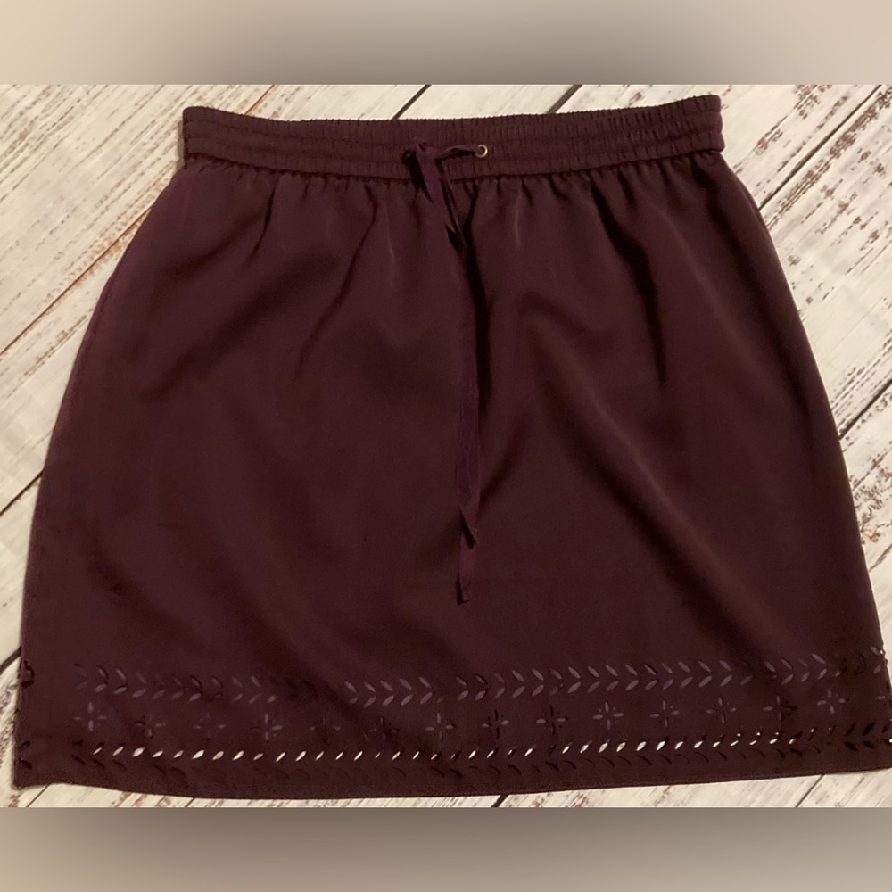 J Crew Womens Mini Skirt Cutout Detail Plum Color size 4 Elastic Waistband
